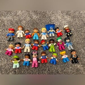 LEGO DUPLO lot of 23 characters